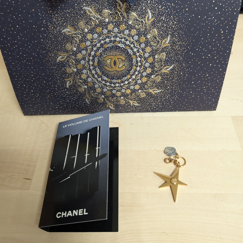 Chanel Holiday 2025 Charm And Gift Bag